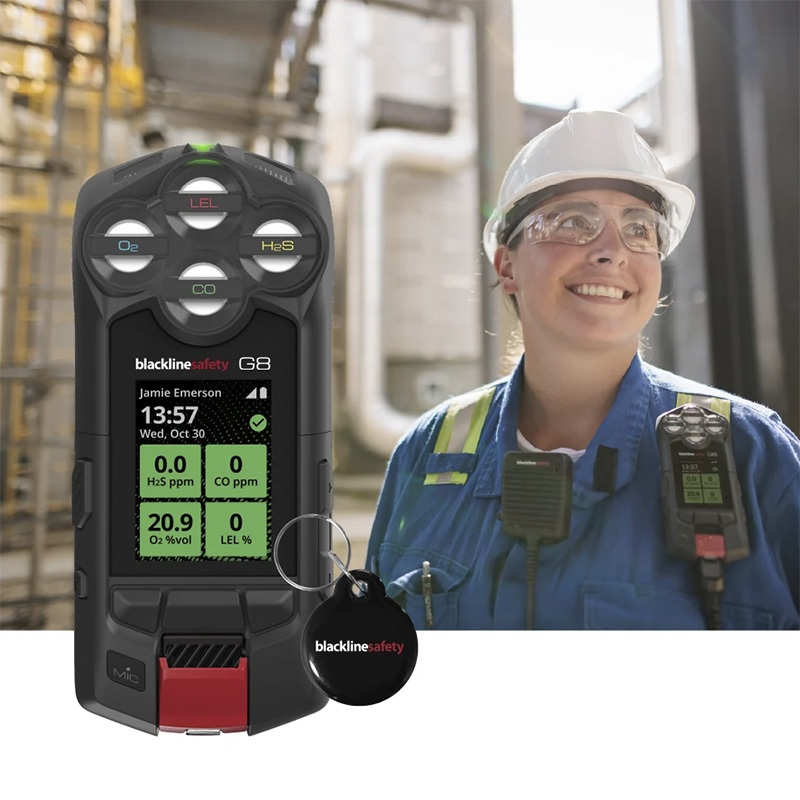 G8 Portable Gas Detector and tag overlaid over image of industrial worker with G8 detector equiped