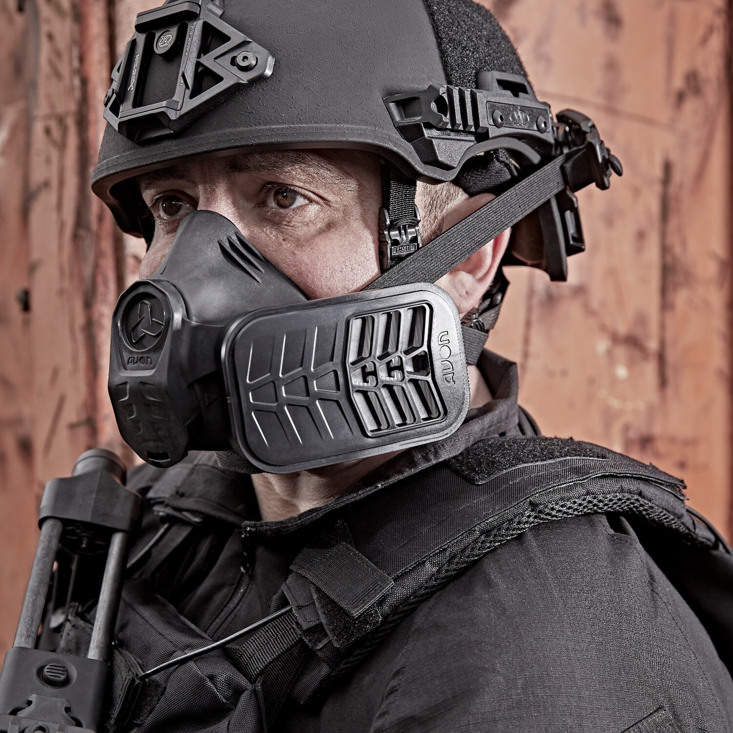 Avon Protection MITR-M1 half mask on a military soldier
