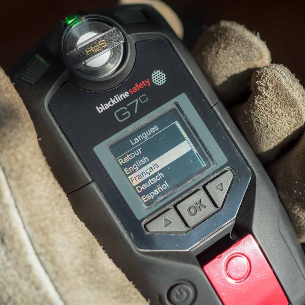 G7 Multi-Gas Detector showing different Language settings