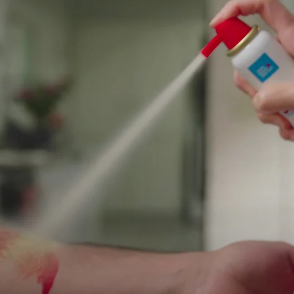 BC3 SEAL OTC Hemostatic Spray in use